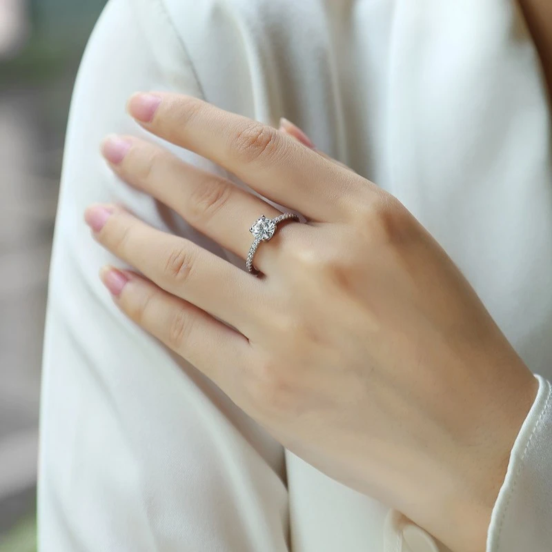 Estrella fugaz – Anillo de moissanita para mujer en plata S925