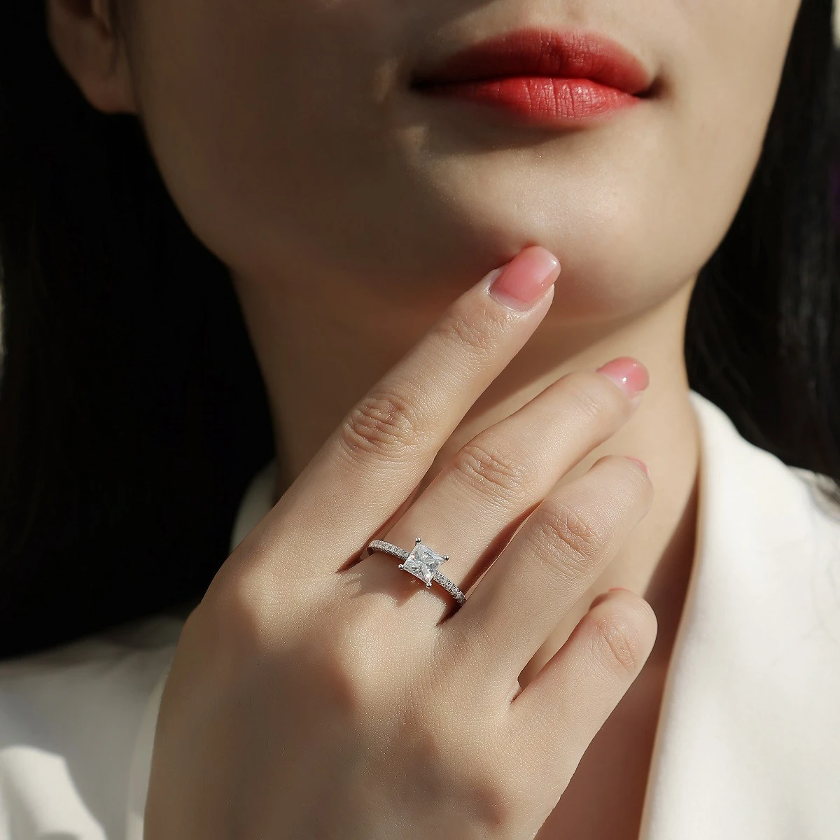 Esencia sofisticada – Anillo S925 con moissanita para aniversario